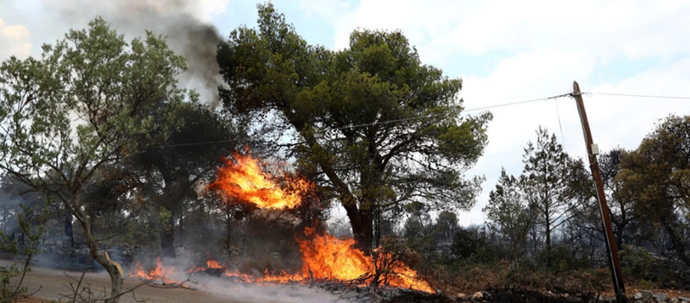 Κρήτη: Xειροπέδες σε 90χρονο που έβαλε φωτιά σε χωριό του Ηρακλείου
